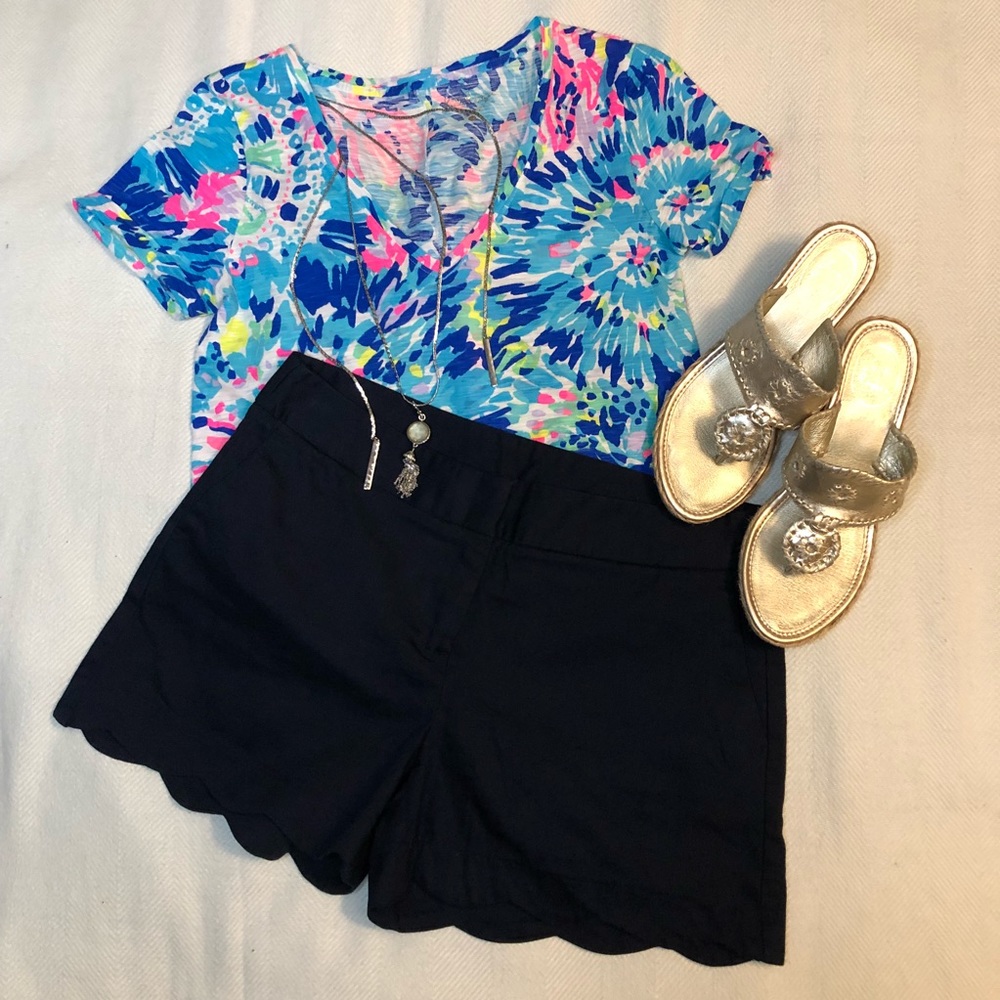 LIKE NEW Attyre Navy Scalloped Shorts NWOT